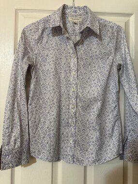 Banana Republic Women’s Blue Floral Non-Iron Fitted Button-Down Shirt Size 6 SKU